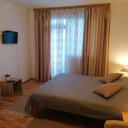 Apartment And Rooms Nevenka Полянак Екстериор снимка