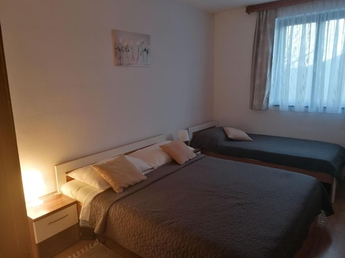 Apartment And Rooms Nevenka Полянак Екстериор снимка