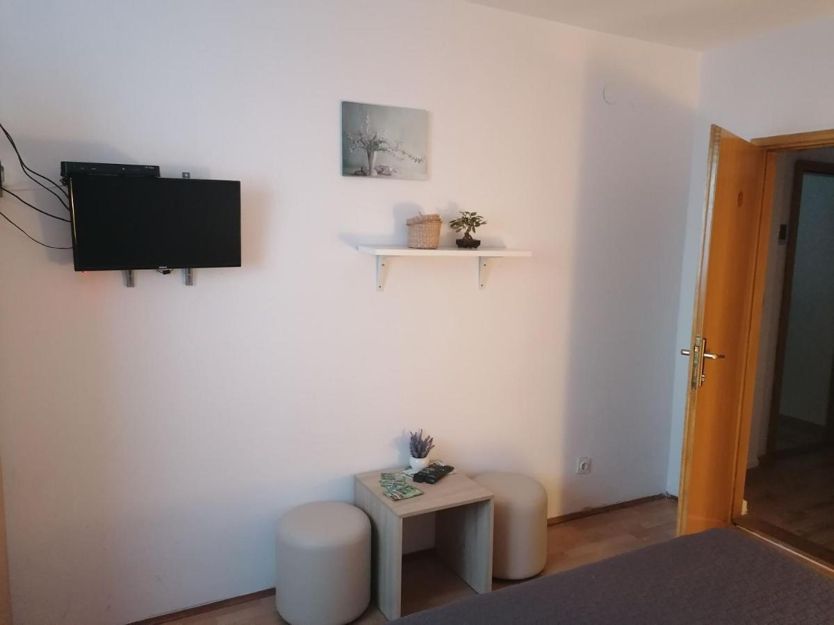 Apartment And Rooms Nevenka Полянак Екстериор снимка