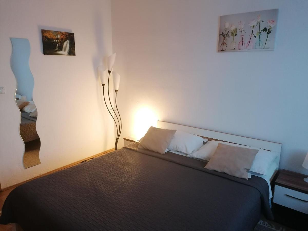 Apartment And Rooms Nevenka Полянак Екстериор снимка